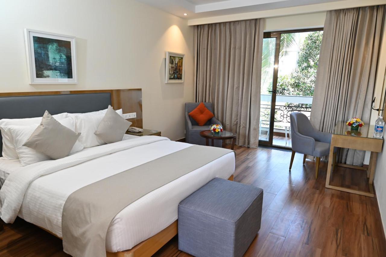 Resort The Lohias, Goa Candolim Bagian luar foto
