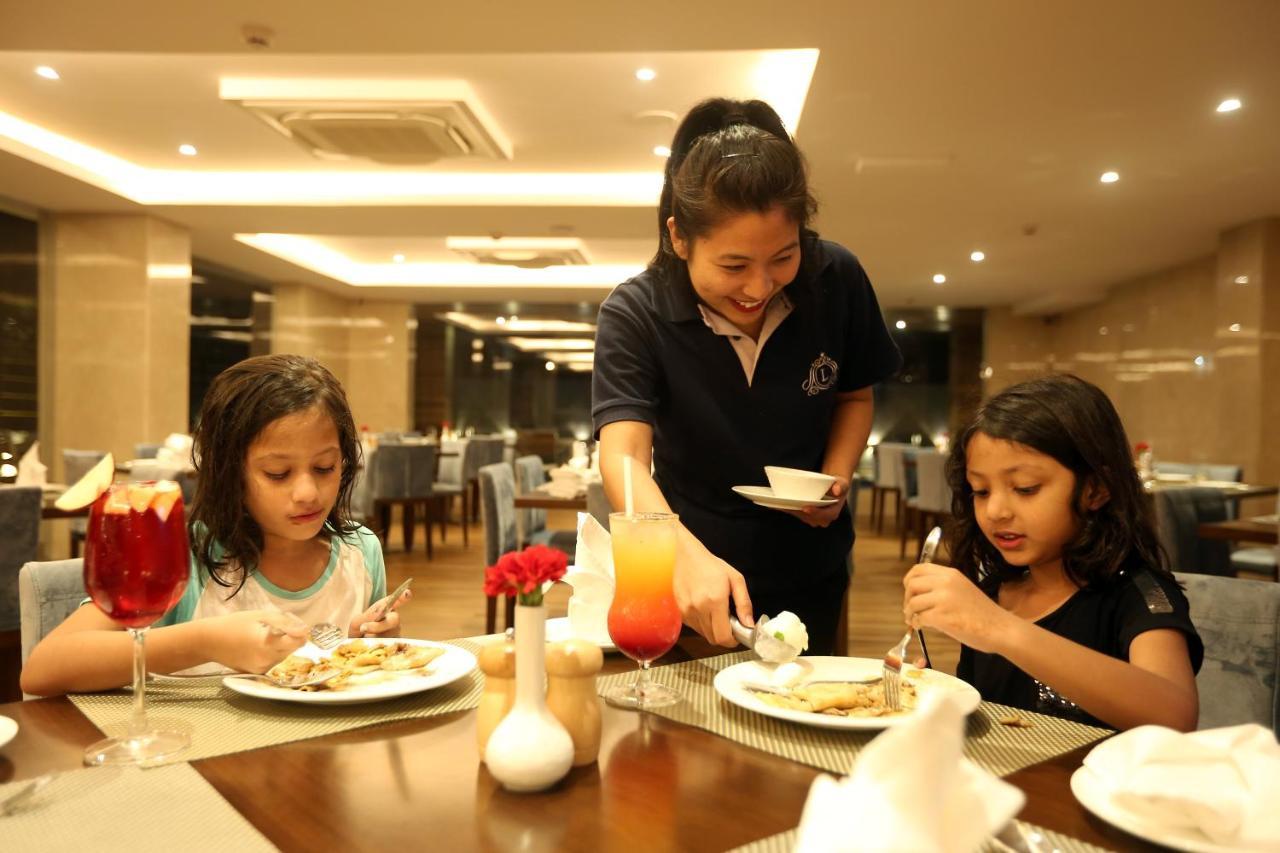 Resort The Lohias, Goa Candolim Bagian luar foto