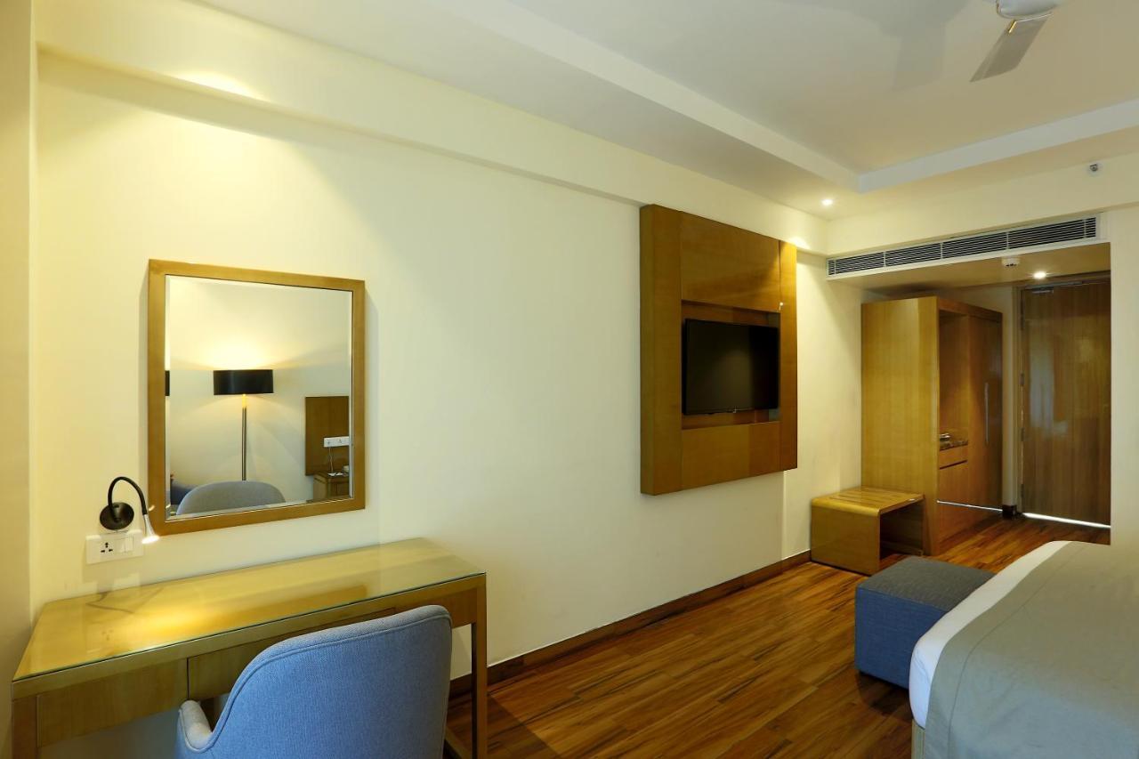 Resort The Lohias, Goa Candolim Bagian luar foto